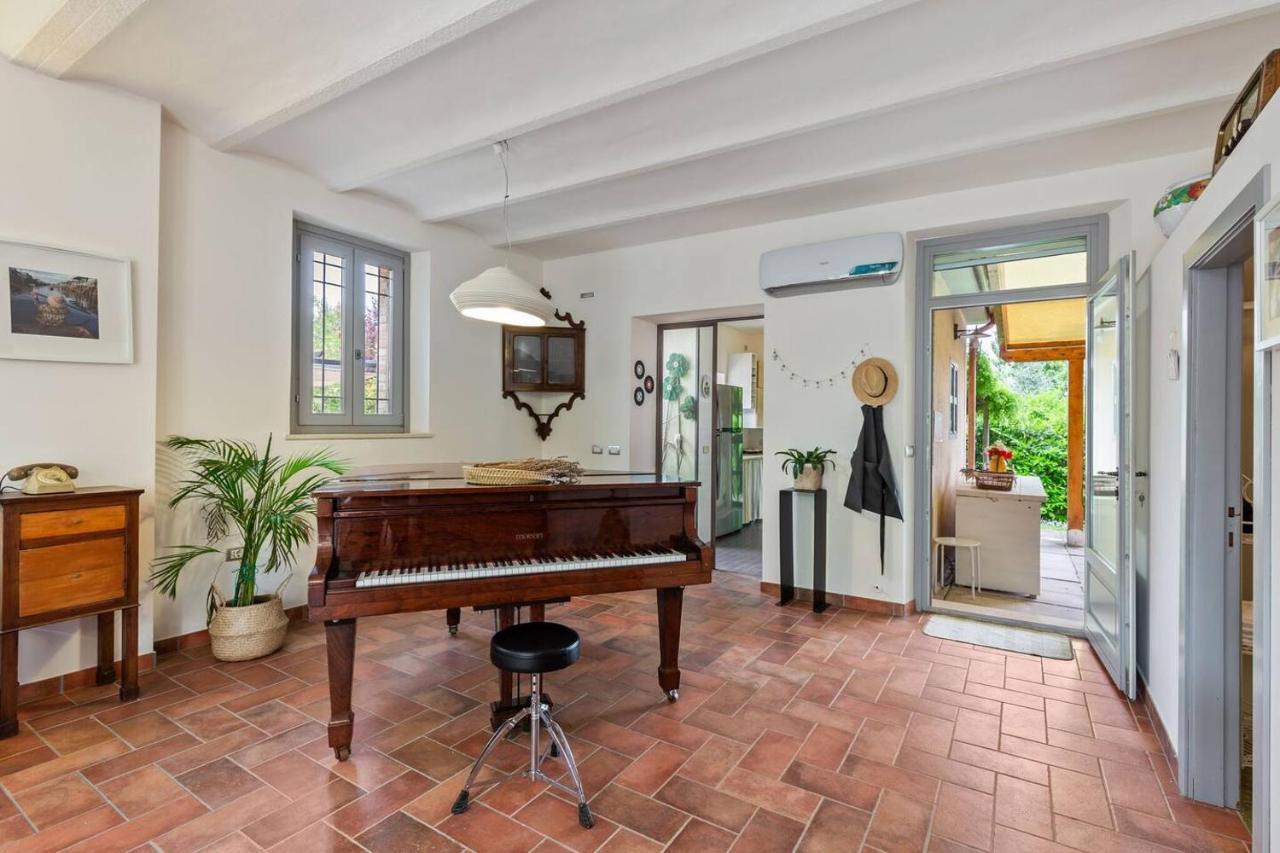 Grande Villa Storica Per Vacanze Con Giardino Privato E Piscina Ostra Exteriör bild
