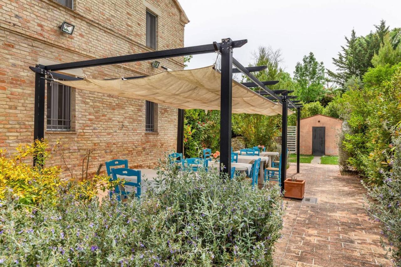 Grande Villa Storica Per Vacanze Con Giardino Privato E Piscina Ostra Exteriör bild