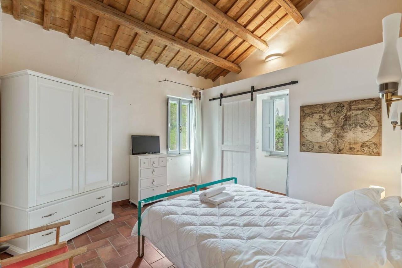 Grande Villa Storica Per Vacanze Con Giardino Privato E Piscina Ostra Exteriör bild