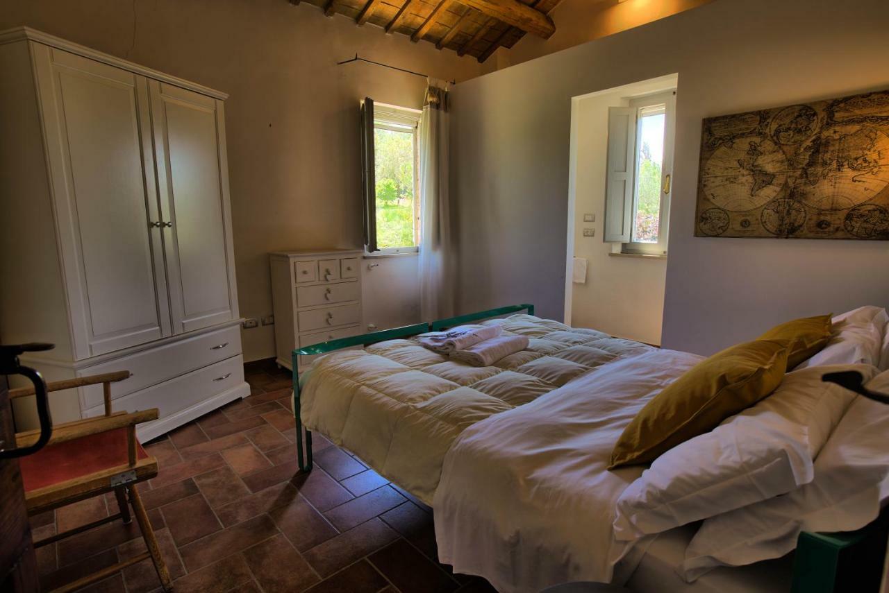 Grande Villa Storica Per Vacanze Con Giardino Privato E Piscina Ostra Exteriör bild